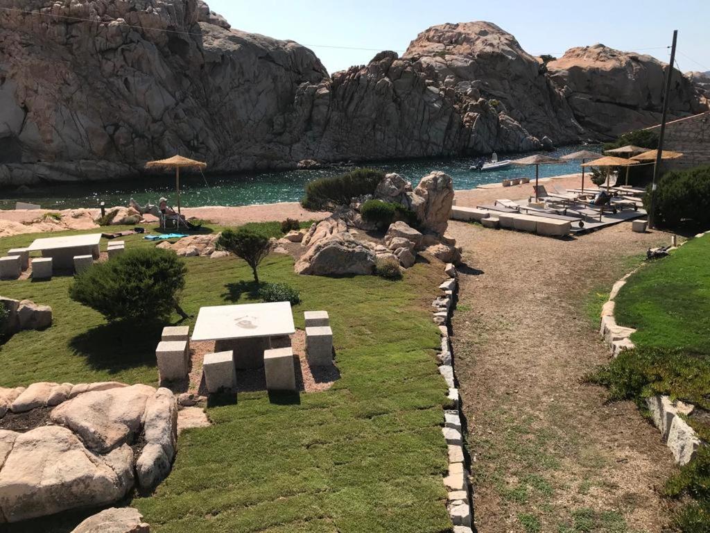 Residence Cala Francese - Case Sul Mare ลามัดดาเลนา ภายนอก รูปภาพ