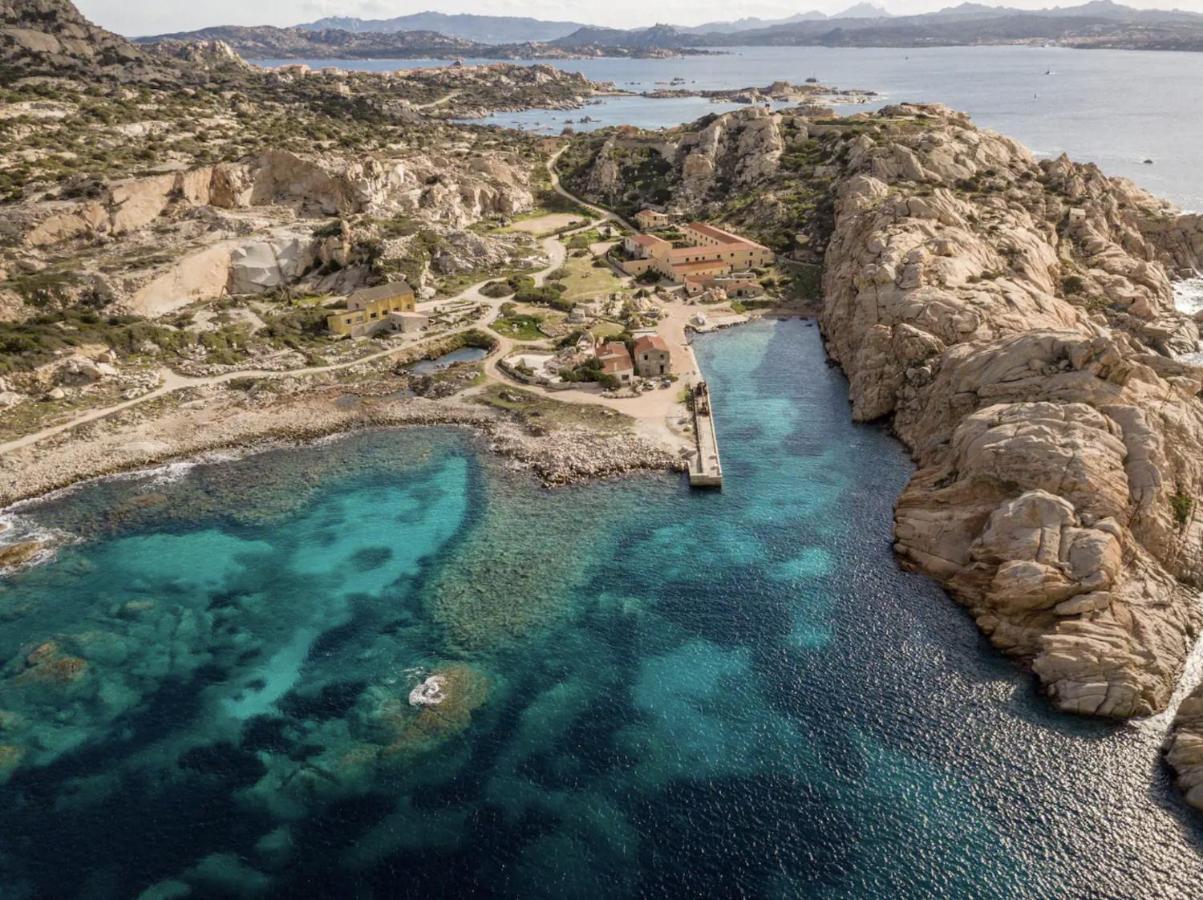 Residence Cala Francese - Case Sul Mare ลามัดดาเลนา ภายนอก รูปภาพ