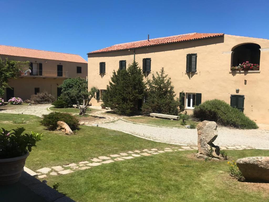 Residence Cala Francese - Case Sul Mare ลามัดดาเลนา ภายนอก รูปภาพ
