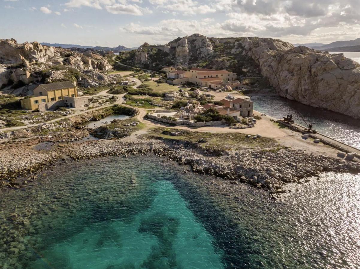 Residence Cala Francese - Case Sul Mare ลามัดดาเลนา ภายนอก รูปภาพ