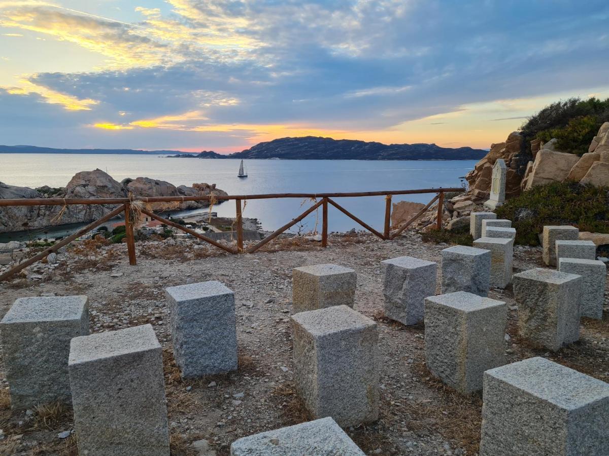 Residence Cala Francese - Case Sul Mare ลามัดดาเลนา ภายนอก รูปภาพ