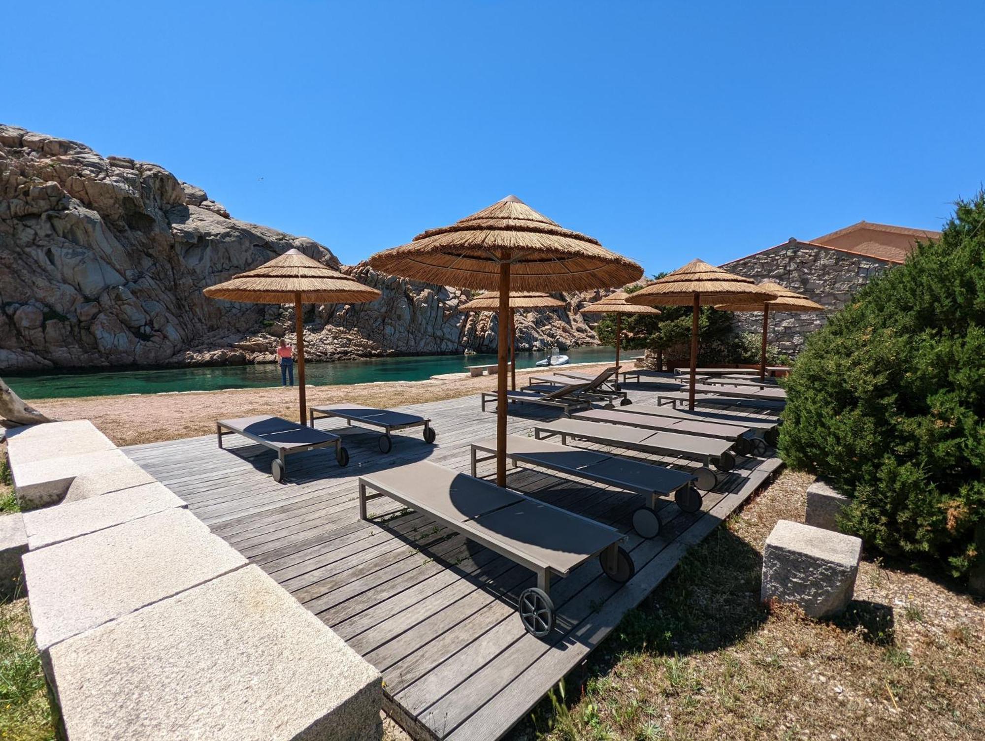 Residence Cala Francese - Case Sul Mare ลามัดดาเลนา ภายนอก รูปภาพ