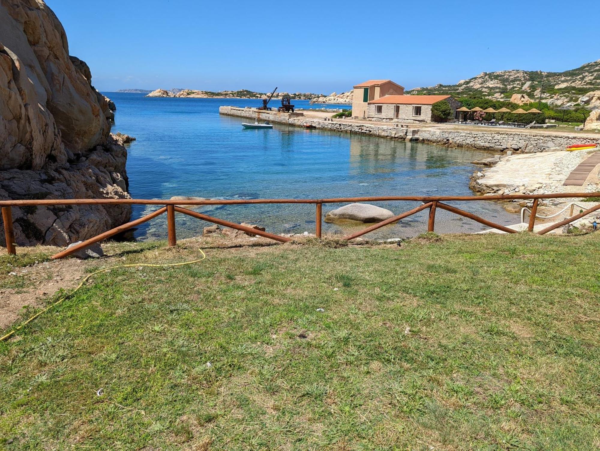 Residence Cala Francese - Case Sul Mare ลามัดดาเลนา ภายนอก รูปภาพ
