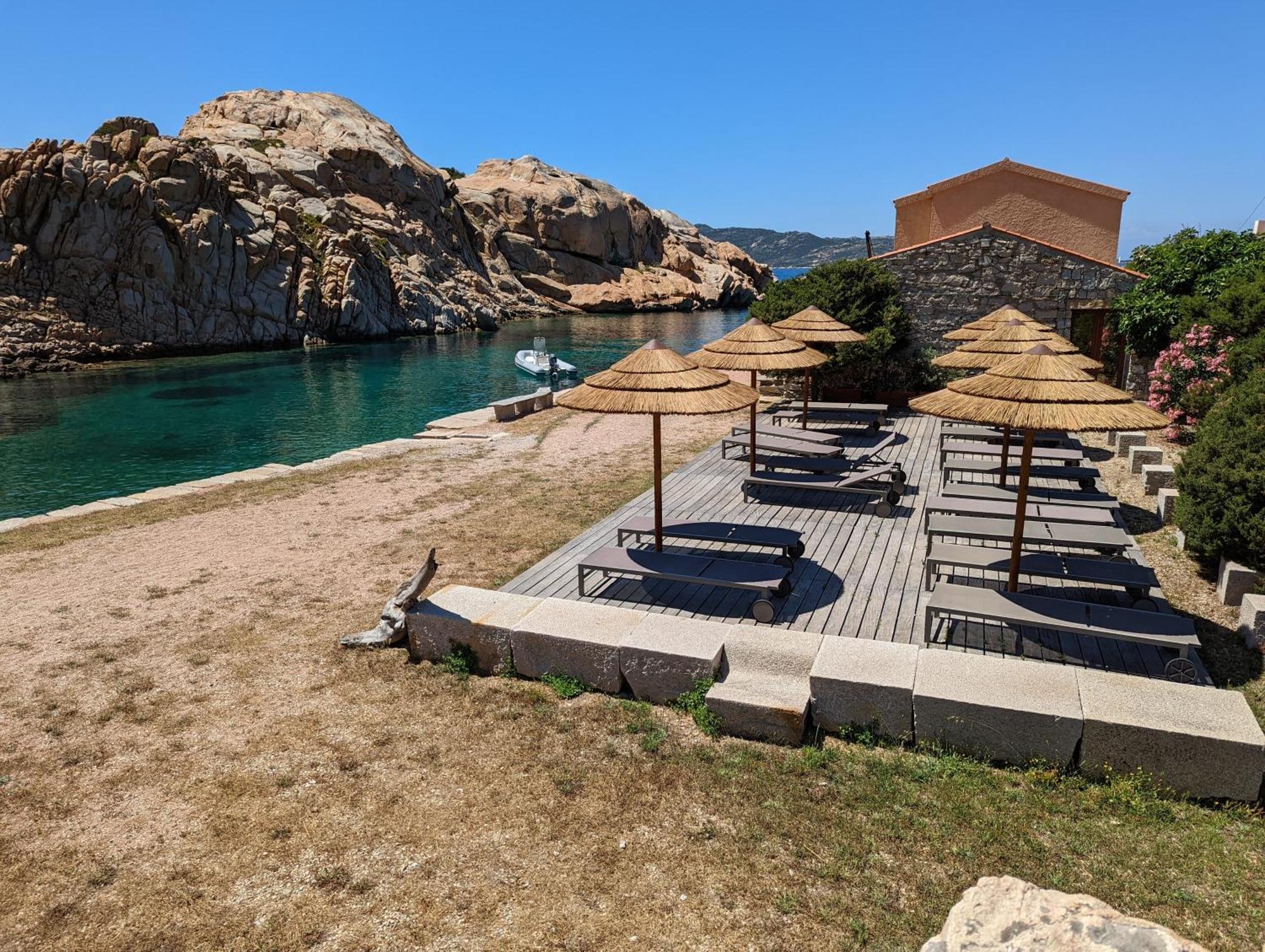 Residence Cala Francese - Case Sul Mare ลามัดดาเลนา ภายนอก รูปภาพ