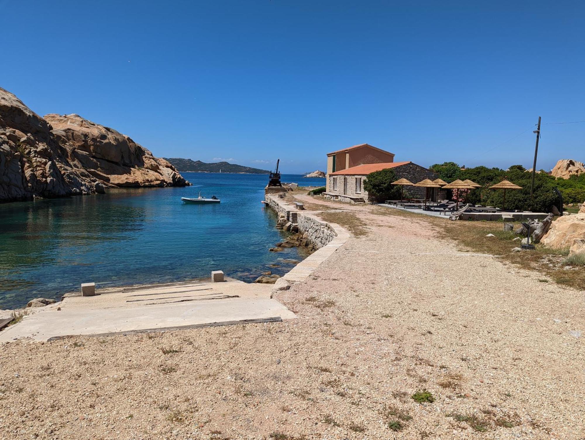 Residence Cala Francese - Case Sul Mare ลามัดดาเลนา ภายนอก รูปภาพ