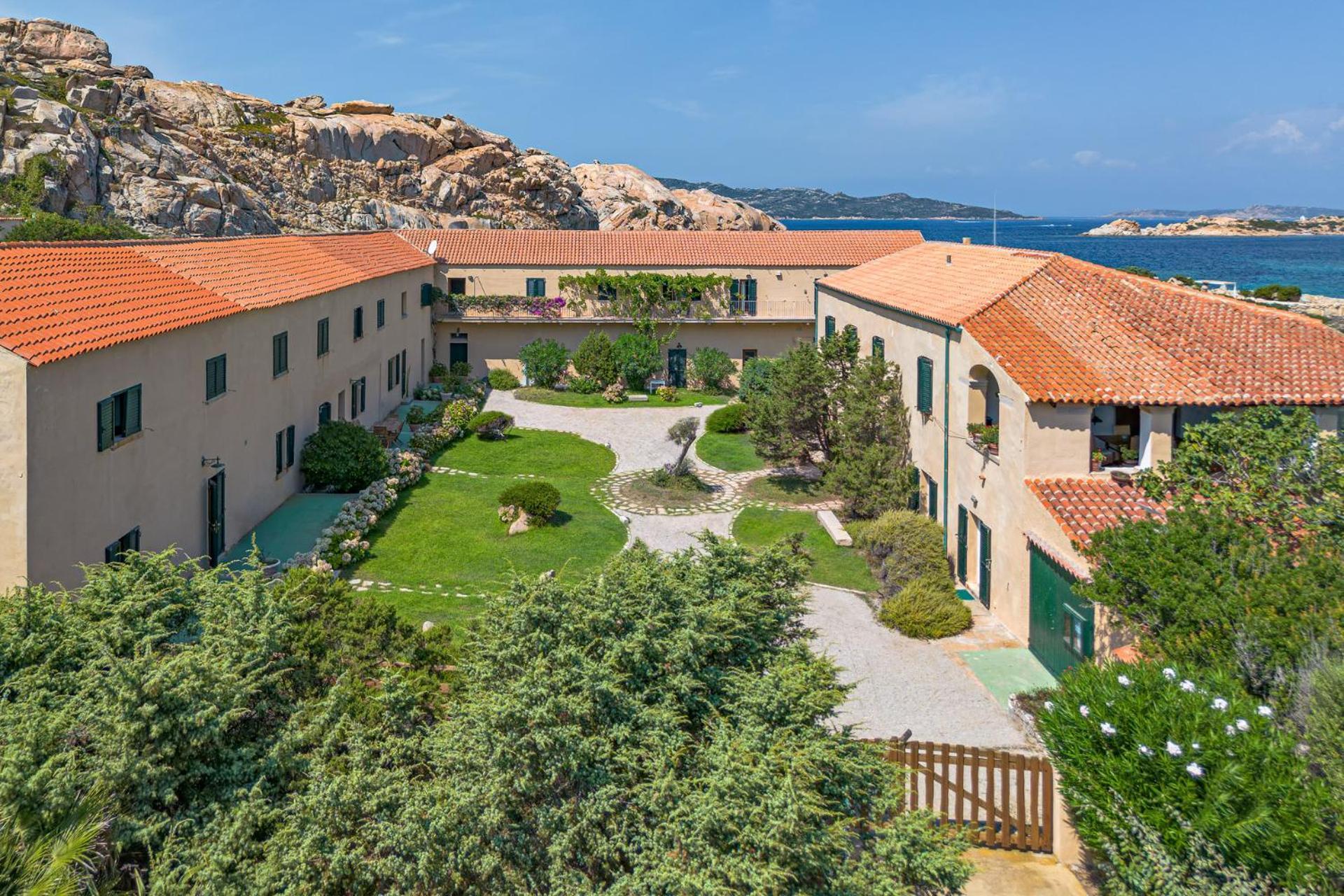 Residence Cala Francese - Case Sul Mare ลามัดดาเลนา ภายนอก รูปภาพ
